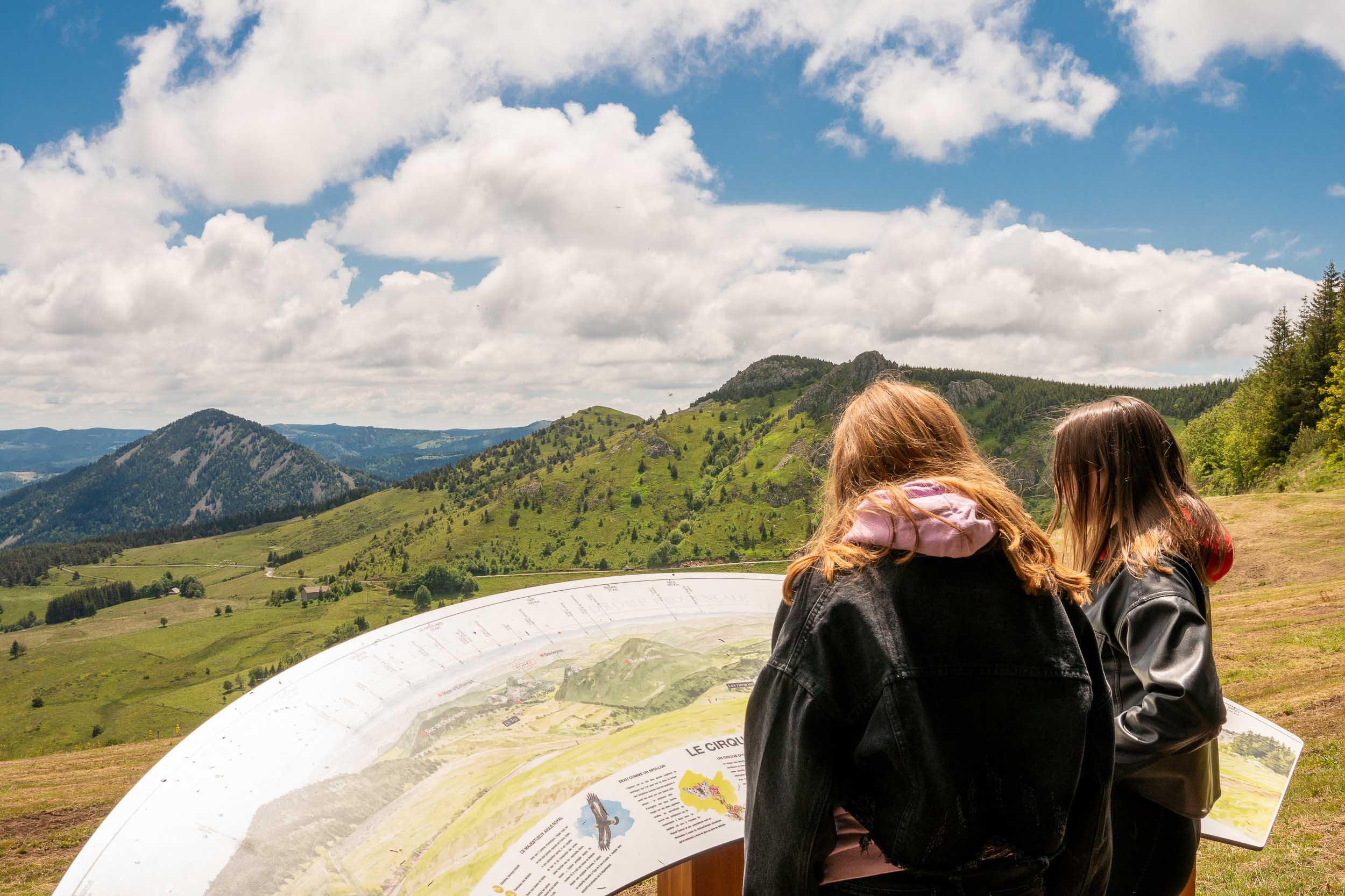 Auvergne-vacances-volcans-gite-estables-mezenc-pro